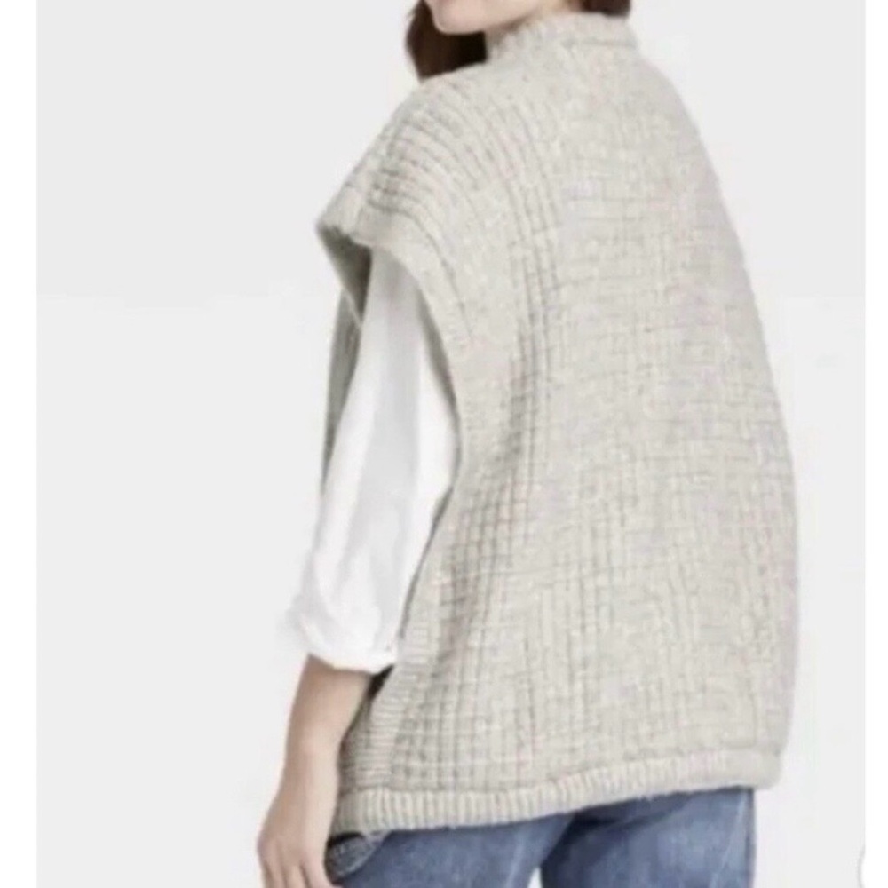 Universal Thread Heather Gray Cable Knit Sweater … - image 2